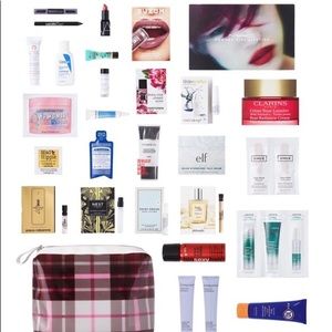 ‼️Make an Offer‼️Cute bag with 25+ goodies